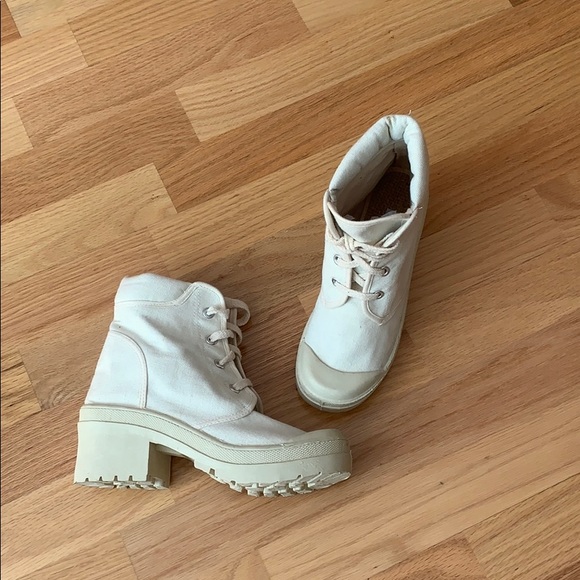 Chinese Laundry Shoes - Lug sole Chunky canvas boots NEW